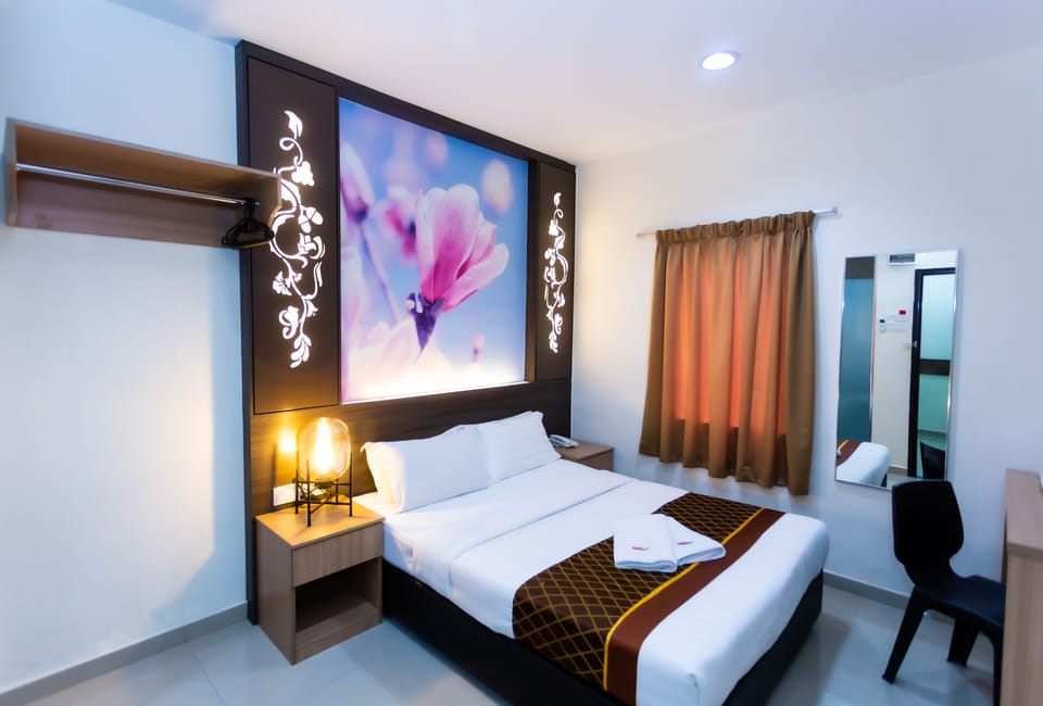 Standard Room | Premium bedding, desk, blackout drapes, iron/ironing board (on request)
