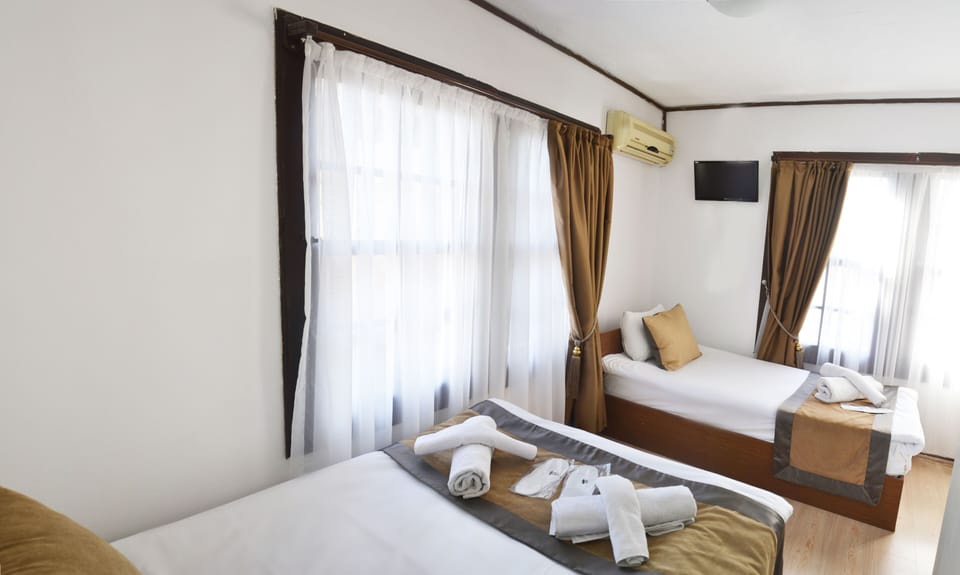 Second Floor Standard Double | Free WiFi, bed sheets