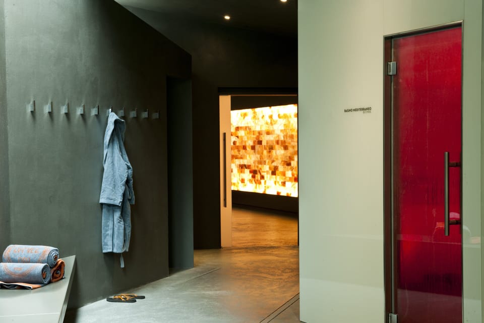 Sauna, body treatments, body wraps, body scrubs, facials