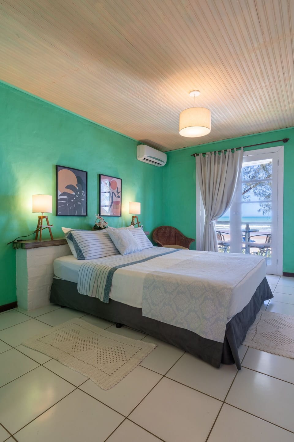 Suite | Minibar, bed sheets