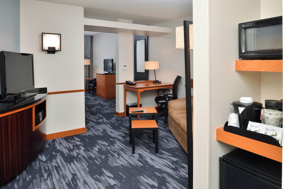 32-inch LCD TV with satellite channels, TV, iPod dock