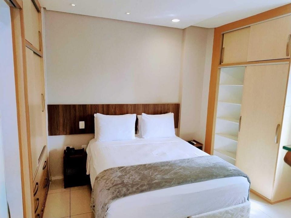 Royal Suite | Minibar, in-room safe, blackout drapes, free WiFi
