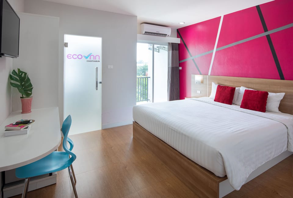 Superior, 1 King Bed, Non Smoking, City View | Desk, laptop workspace, blackout drapes, WiFi (free)