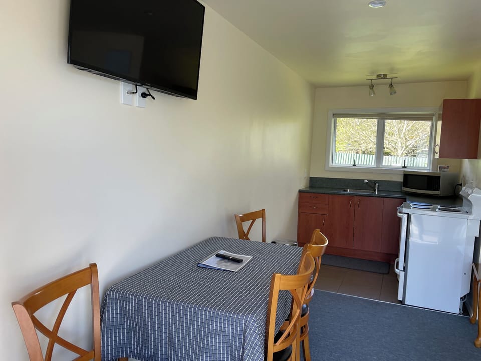 Family Apartment, 2 Bedrooms, Mountain View | Private kitchen | Coffee/tea maker, mini-fridge, microwave, electric kettle