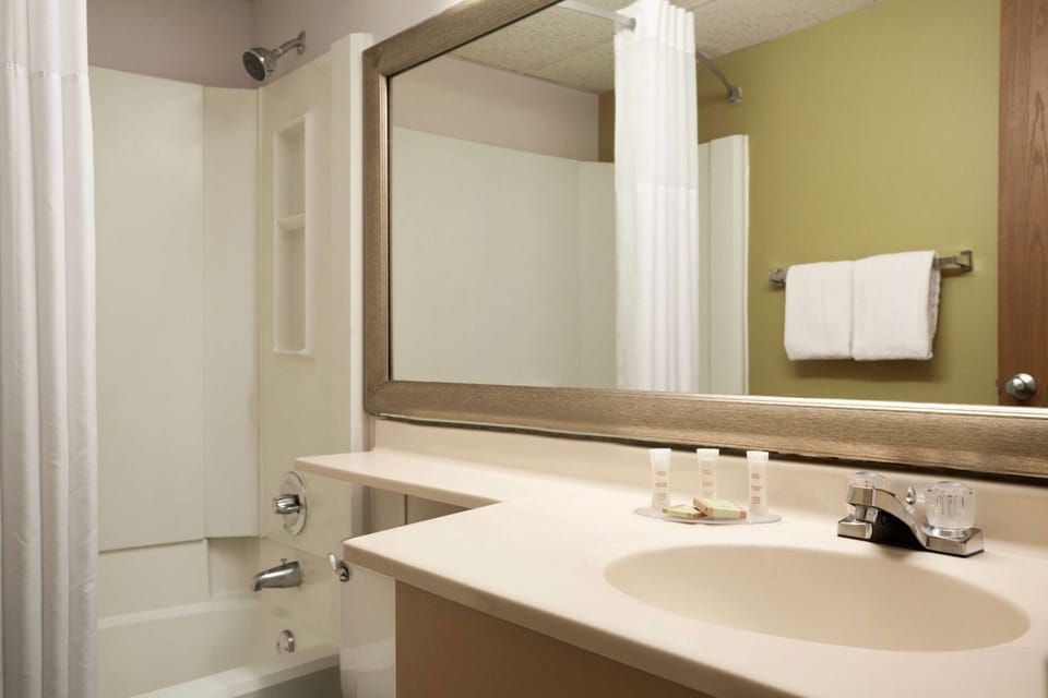 Free toiletries, towels