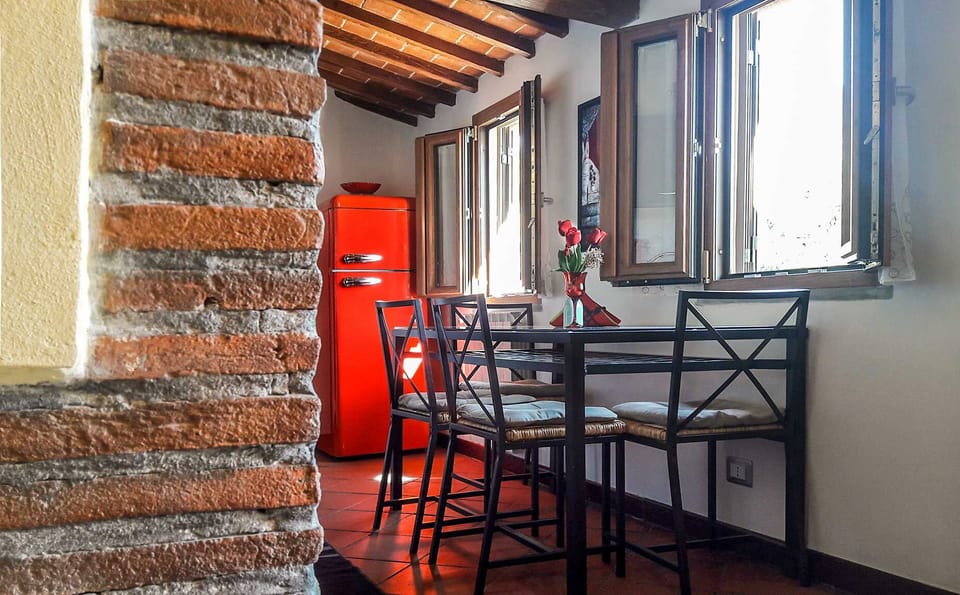 Family Quadruple Room | In-room dining