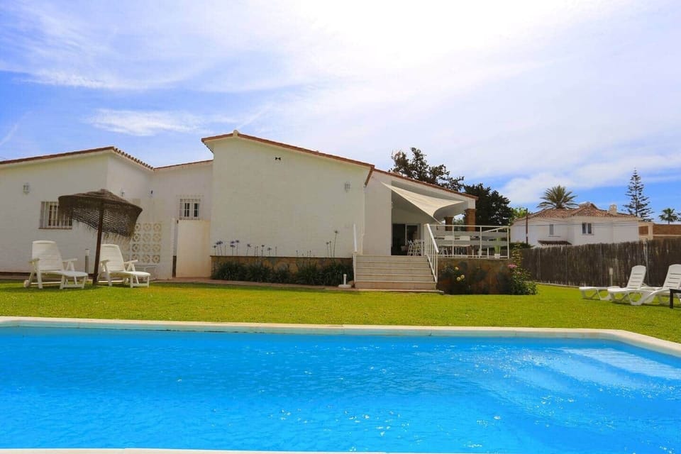 VILLA LUNA Beach Premium House Rincón de la Victoria Málaga HOMINGBOOK