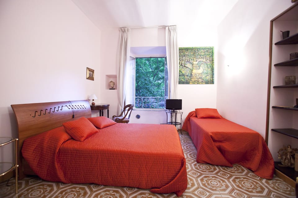 Triple Room | In-room safe, free WiFi, bed sheets