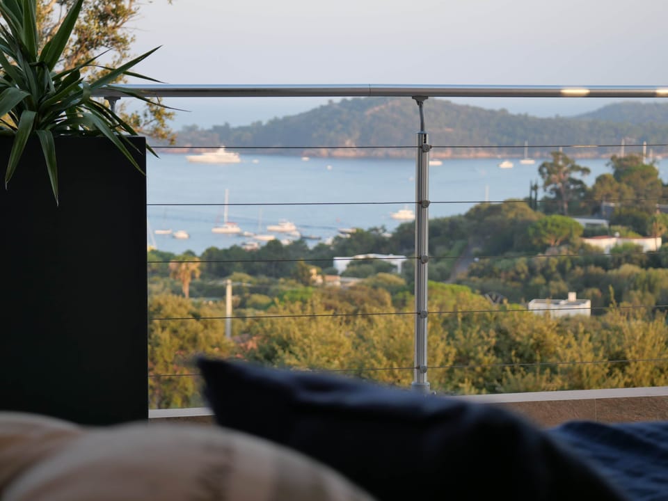 Master bedroom with sea view