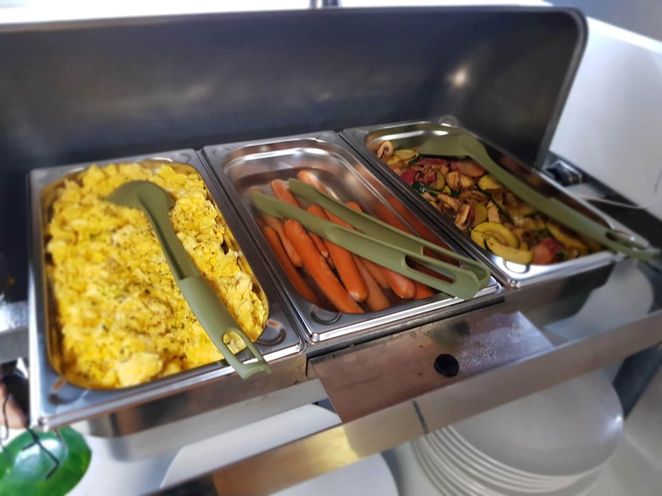 Daily buffet breakfast for a fee