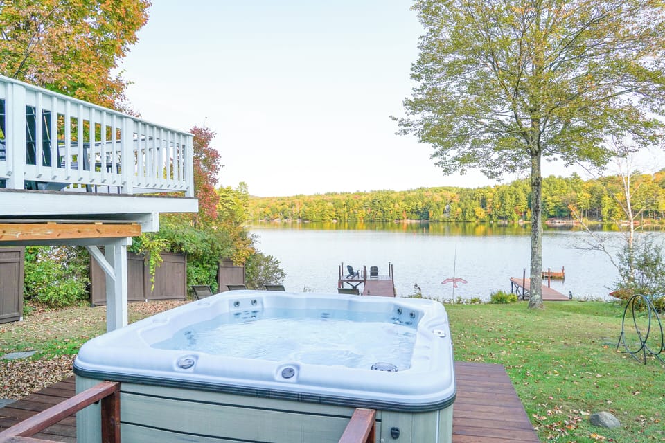 Hot tub with a beautiful view of the lake.