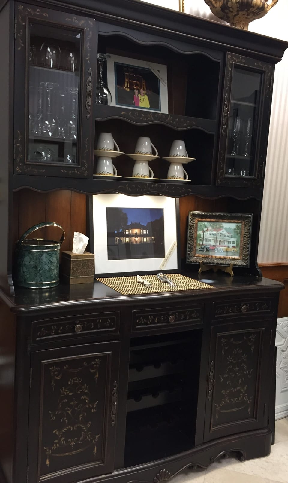 Good assortment of glassware & dishes available in the Hospitality Lobby.