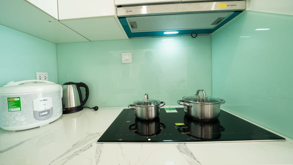 Fridge, microwave, stovetop, electric kettle