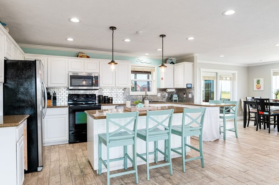 House, 3 Bedrooms | Private kitchen | Fridge, coffee/tea maker, toaster