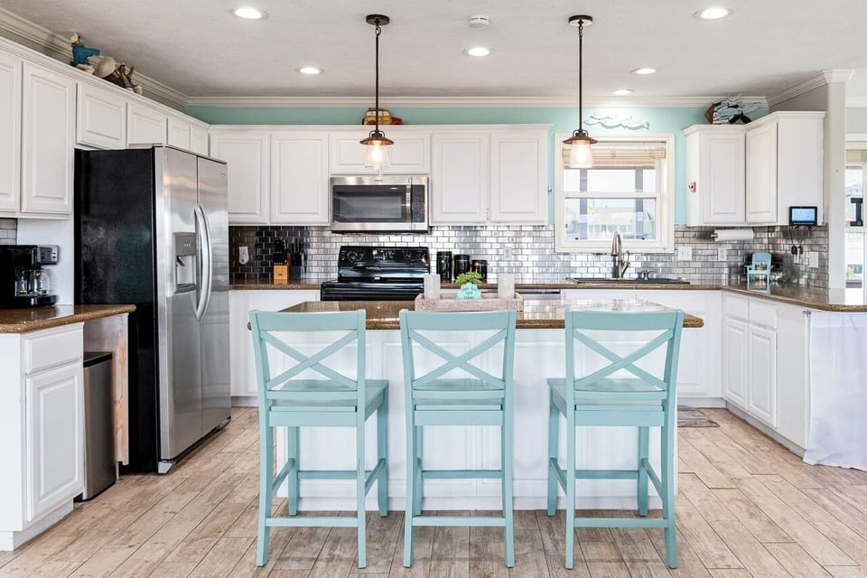 House, 3 Bedrooms | Private kitchen | Fridge, coffee/tea maker, toaster
