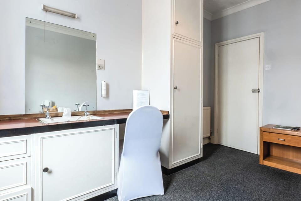 Basic Single Room with Shared Bathroom | Premium bedding, individually decorated, individually furnished, desk