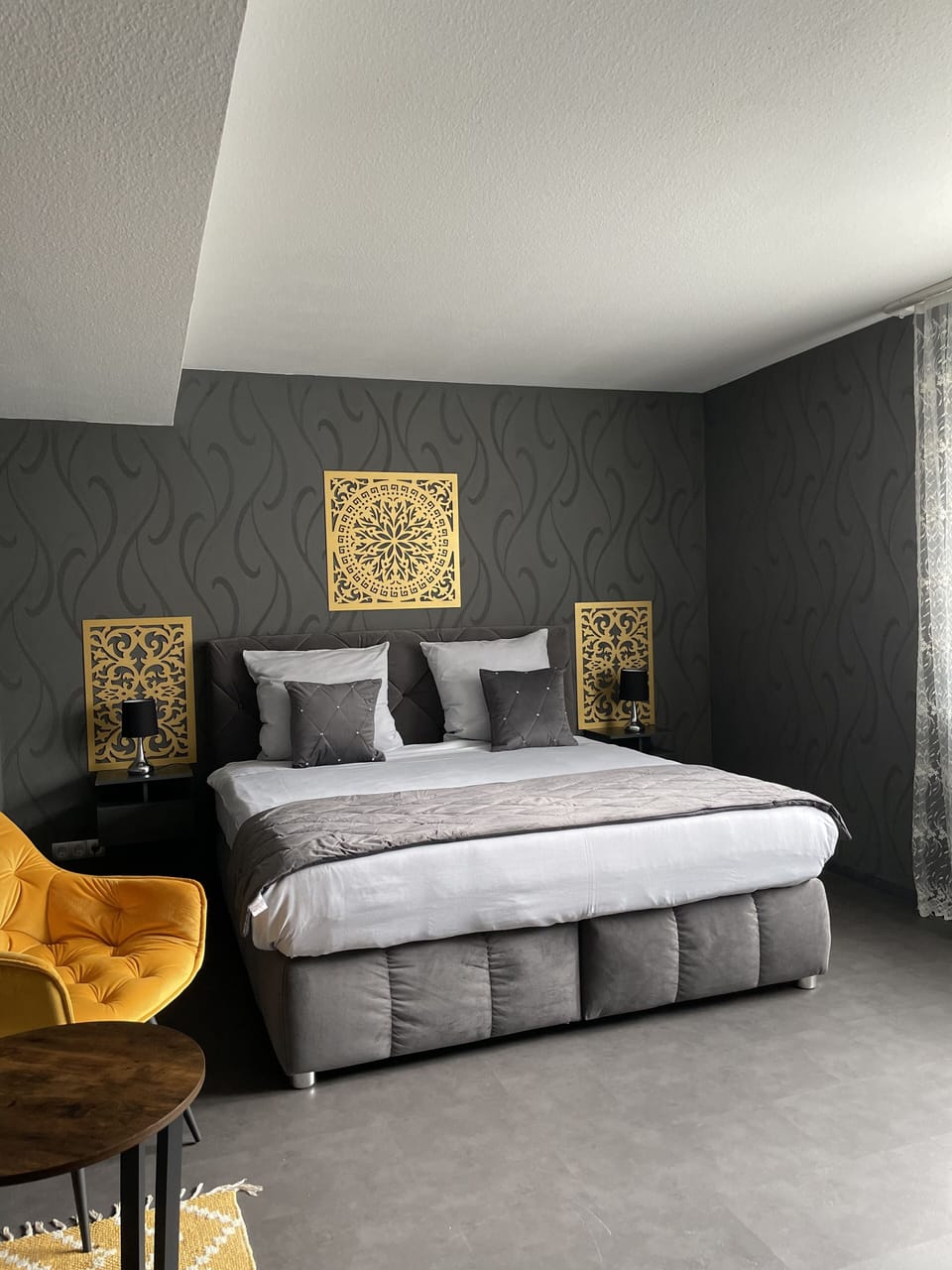 Classic Double Room | Hypo-allergenic bedding, desk, laptop workspace, blackout drapes