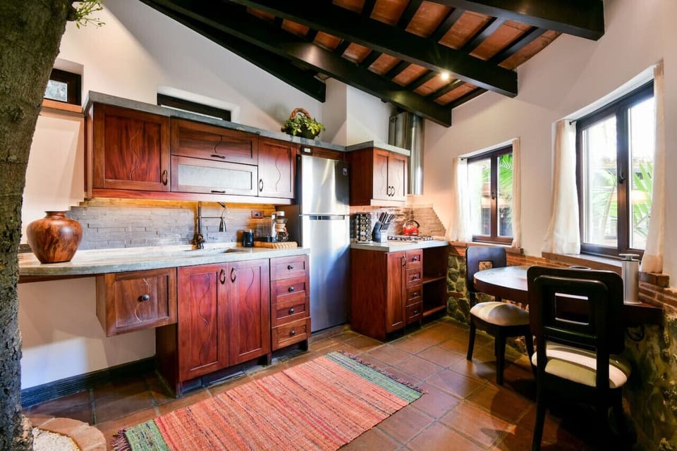 Kitchen and Dinning Area