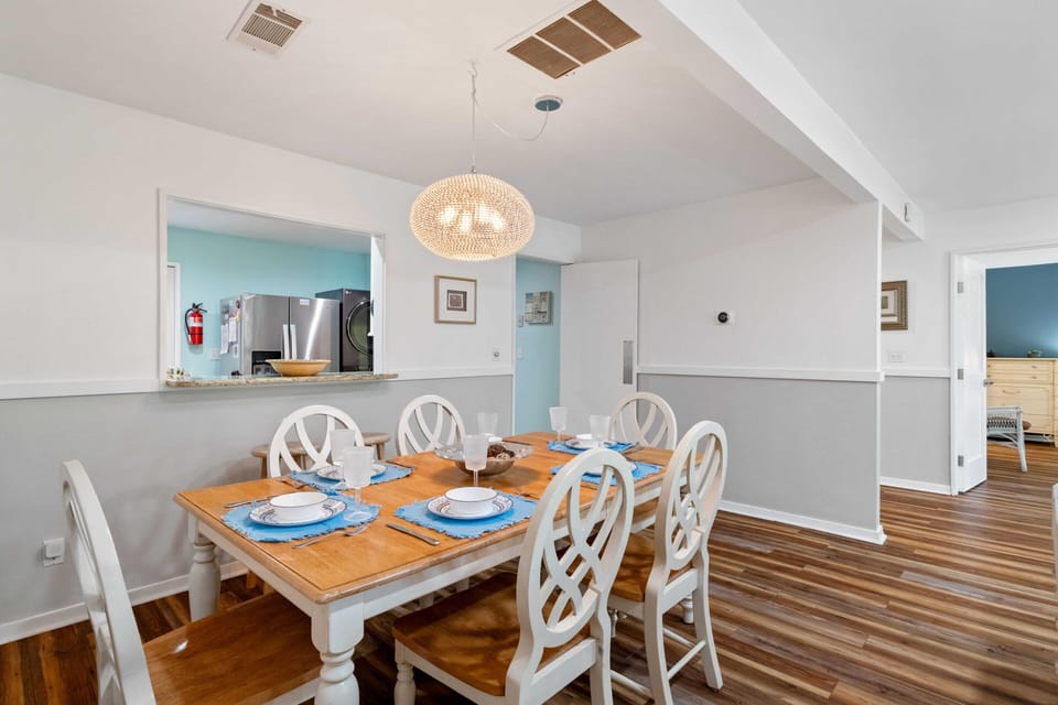 Dinning room for 6 people.