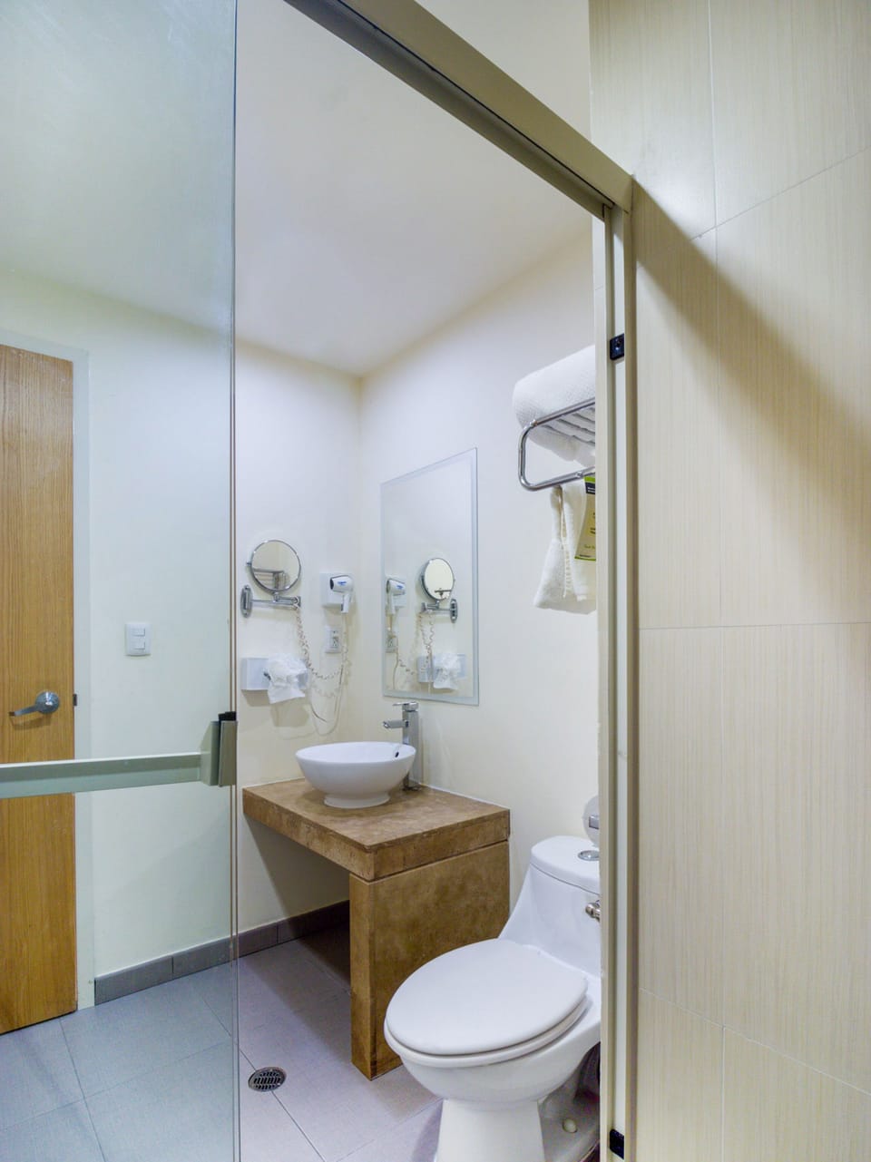 Shower, free toiletries, hair dryer, towels