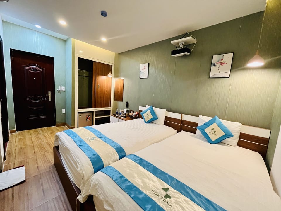 Basic Double or Twin Room, No Windows | Hypo-allergenic bedding, minibar, in-room safe, blackout drapes