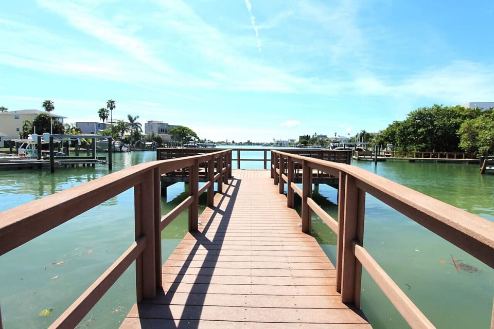 Viewing Pier to the Intra-Coastal