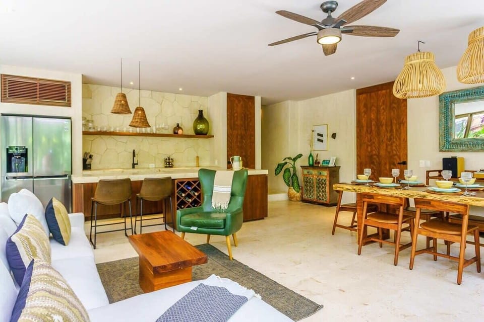 Large open space & eco-chic decor!
