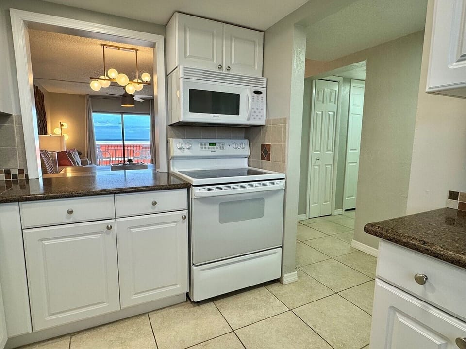 Kitchen off Entryway