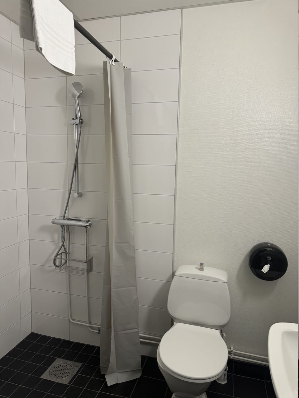 Shower, towels