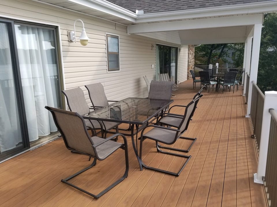 Upper deck 