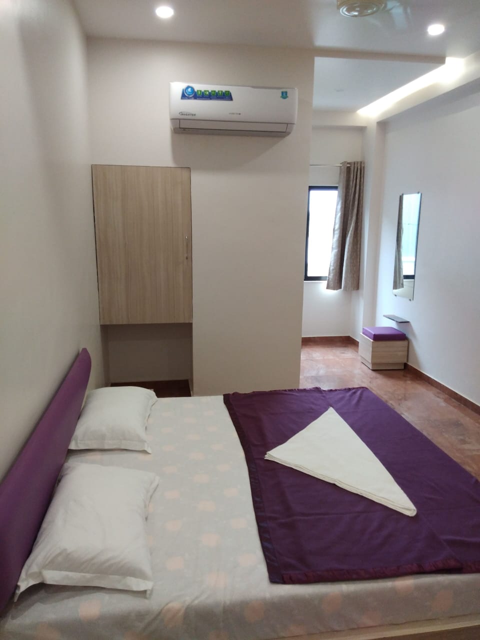 Deluxe Double Room (AC) | Interior