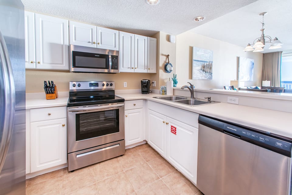 This kitchen has everything you need!