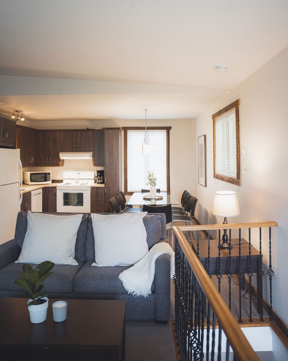 Superior Condo | In-room dining