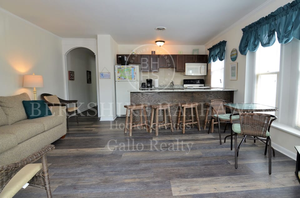 Living Room Open to Kitchen