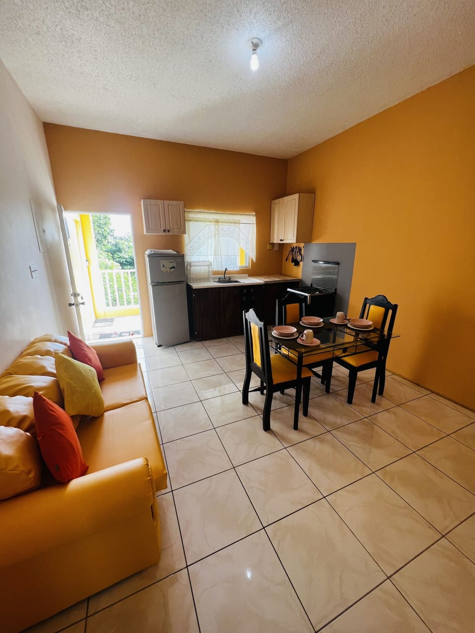 Standard Apartment, 1 Queen Bed, Non Smoking, Mountain View | Living area | 24-inch flat-screen TV with cable channels, TV
