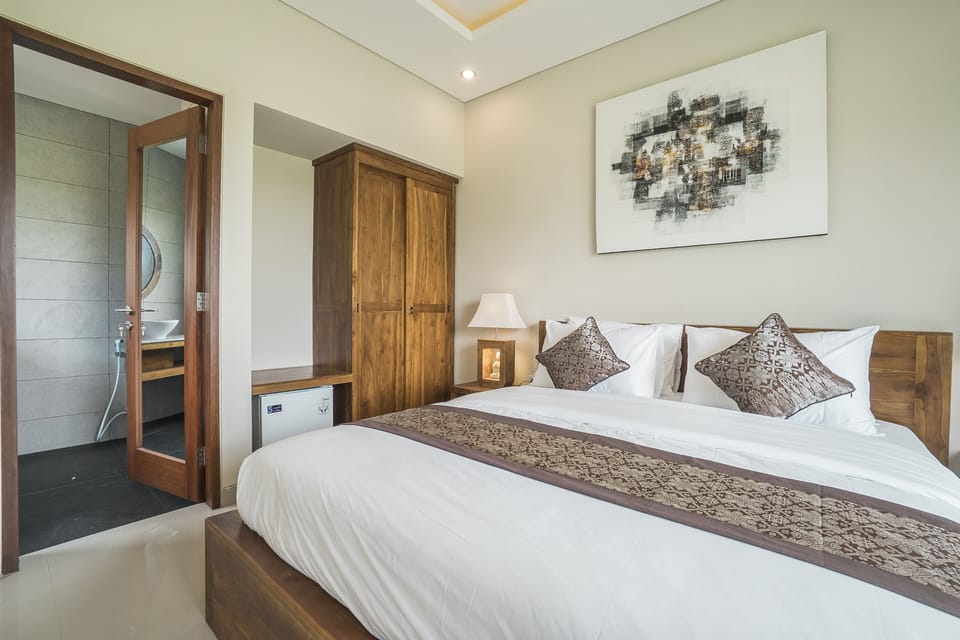 Minibar, desk, soundproofing, free WiFi