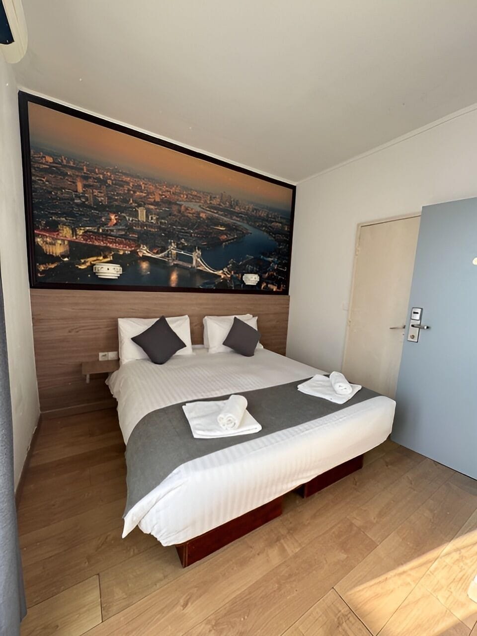 Standard Double Room, 1 Double Bed, Private Bathroom | Desk, free WiFi, bed sheets