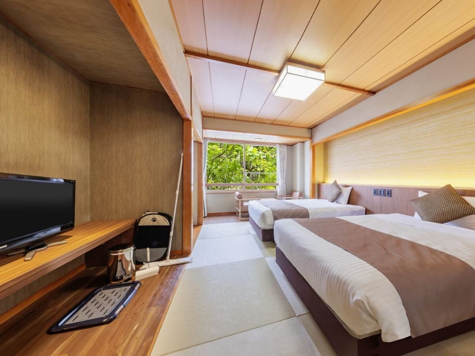 Japanese style Twin room, Non Smoking | In-room safe, WiFi (free), bed sheets