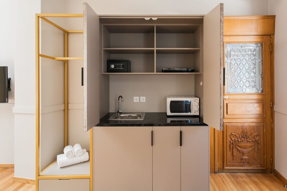 Superior Apartment (Aerides) | Private kitchenette | Mini-fridge, stovetop, espresso maker, coffee/tea maker