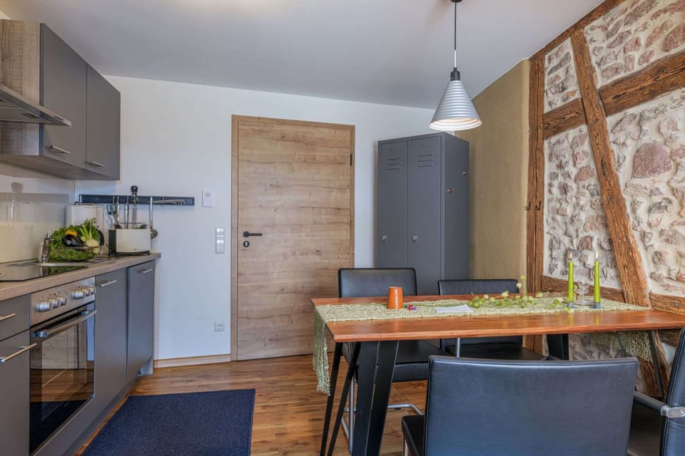 Apartment 2 in the vvacation home "Zum historischen Spital" - Dining corner