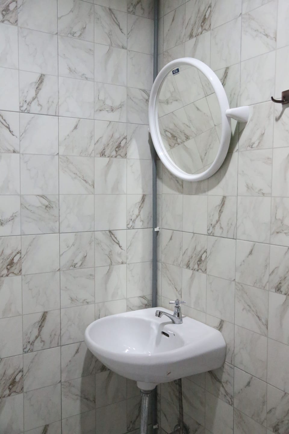 Basic Quadruple Room | Bathroom | Shower, free toiletries, towels, soap