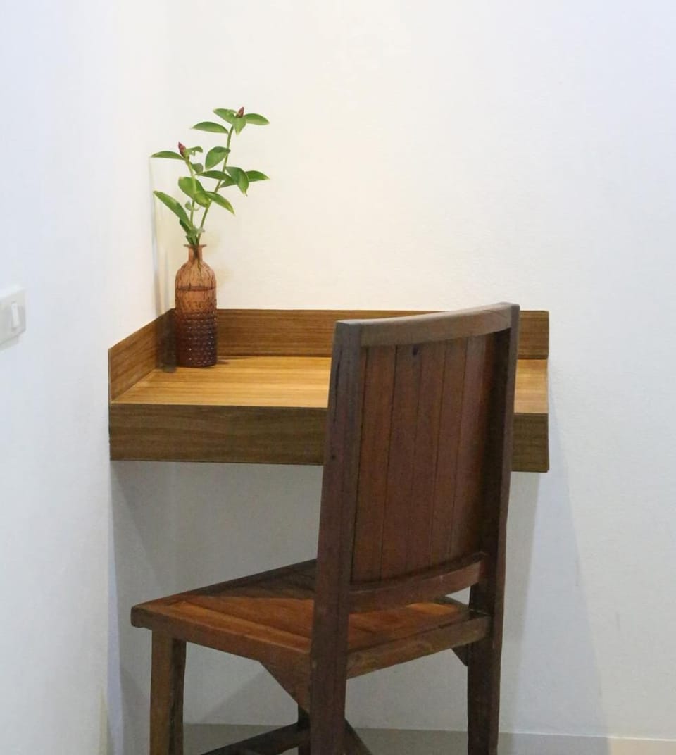 Laptop workspace, free WiFi, bed sheets, wheelchair access