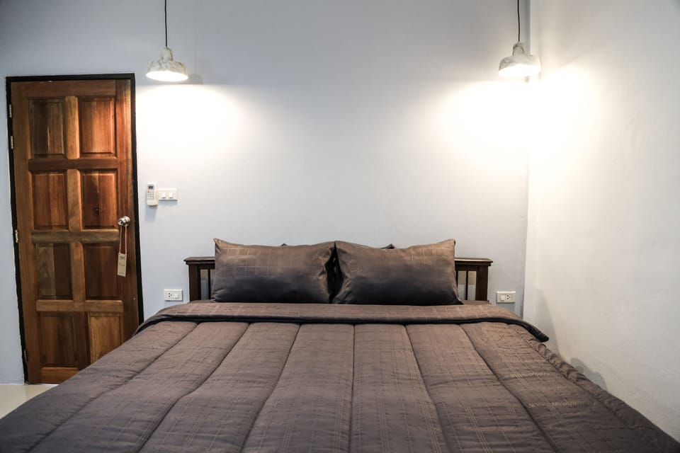 King Studio | Laptop workspace, free WiFi, bed sheets, wheelchair access