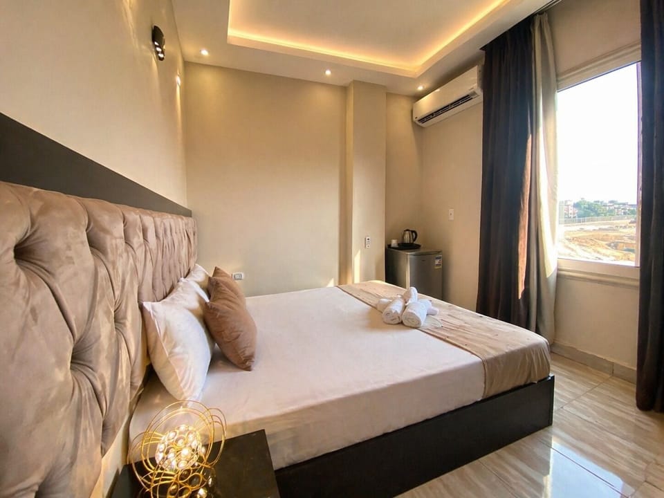 Deluxe Double or Twin Room | Egyptian cotton sheets, premium bedding, down comforters