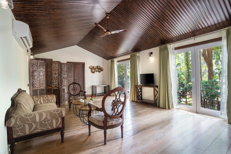 Suite room | In-room safe, desk, blackout drapes, soundproofing