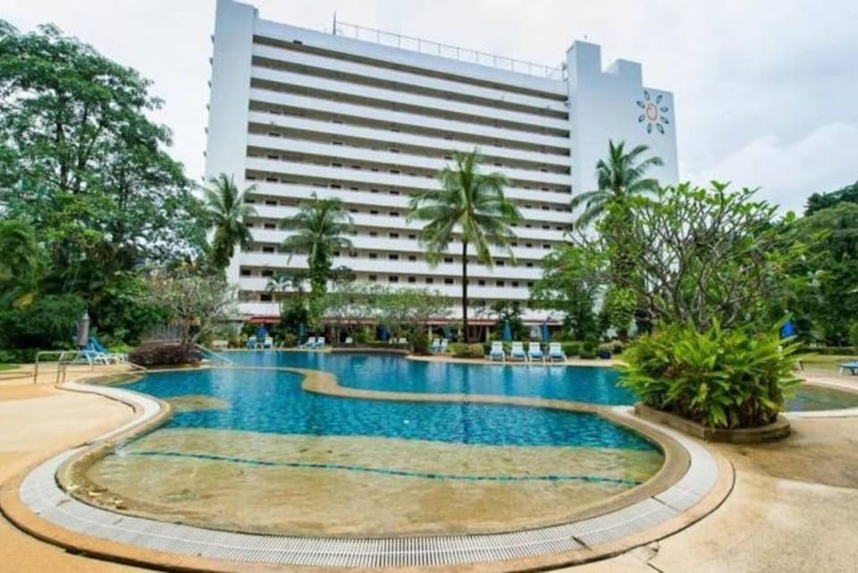 Pool | Outdoor pool