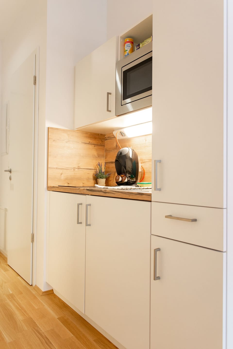 Studio | Private kitchenette | Full-size fridge, microwave, stovetop, espresso maker