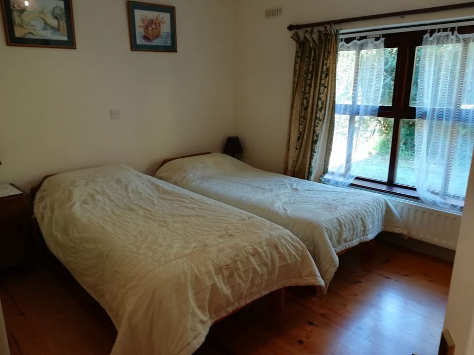 Lovely Sea View Apartment in Rineen - 4 Guests House in County Cork