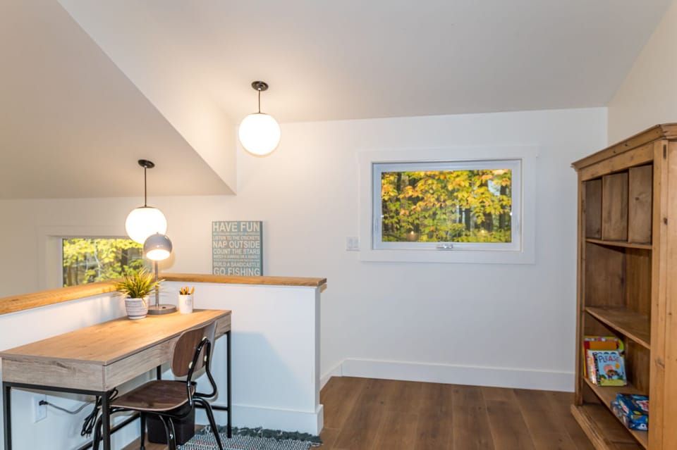 Catch up on emails or write out postcards at the desk in the loft