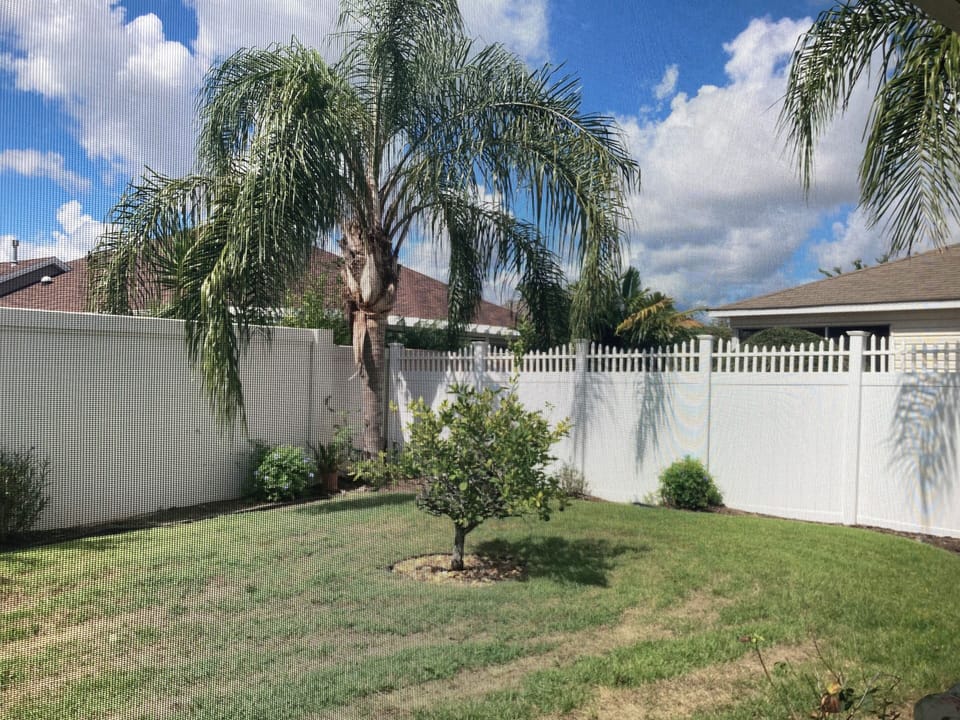 Fully fenced back yard for your convenience.